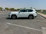 Lexus LX 700